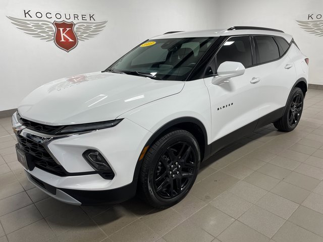 2023 Chevrolet Blazer 2LT photo 2