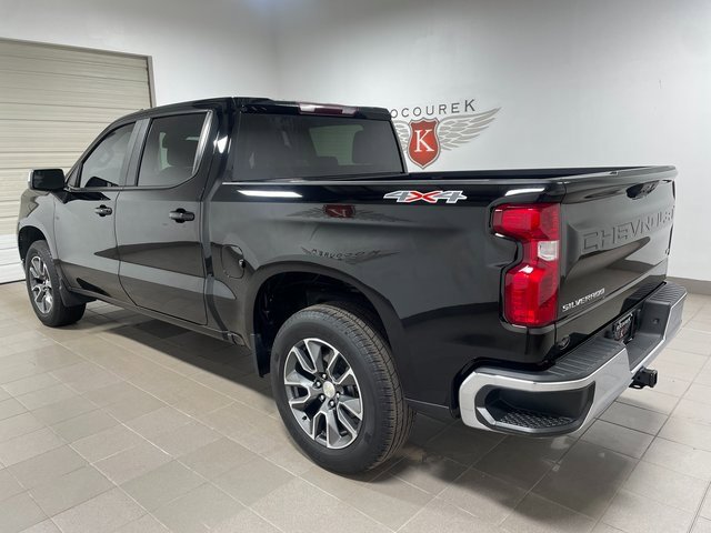 2022 Chevrolet Silverado 1500 LT photo 4