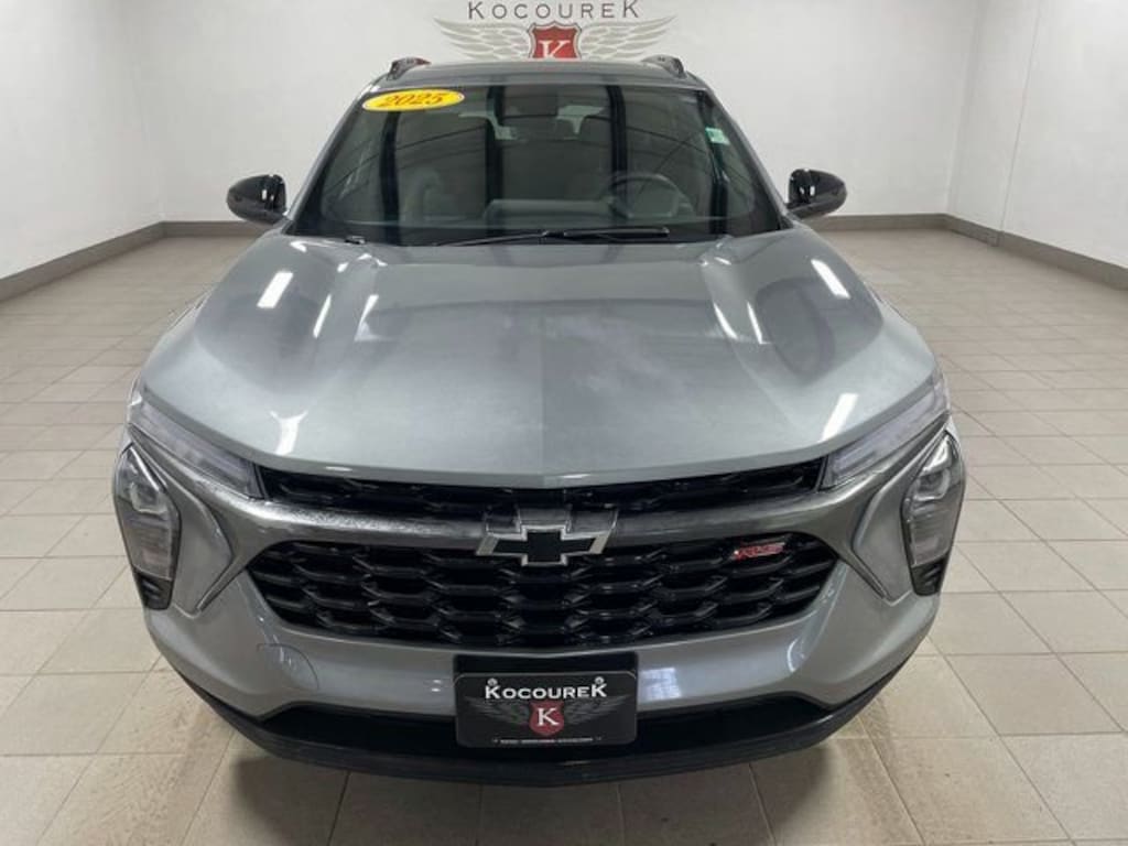 Used 2025 Chevrolet Trax 2RS SUV