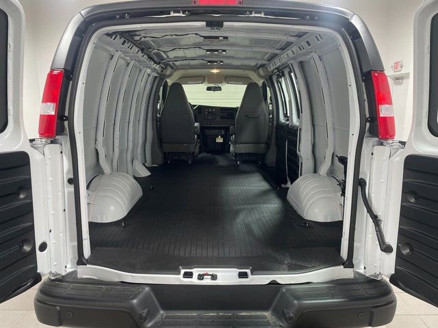 2026 Chevrolet Express Cargo Work Van - Photo 23
