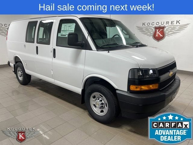 2026 Chevrolet Express 2500 Work Van HD's photo