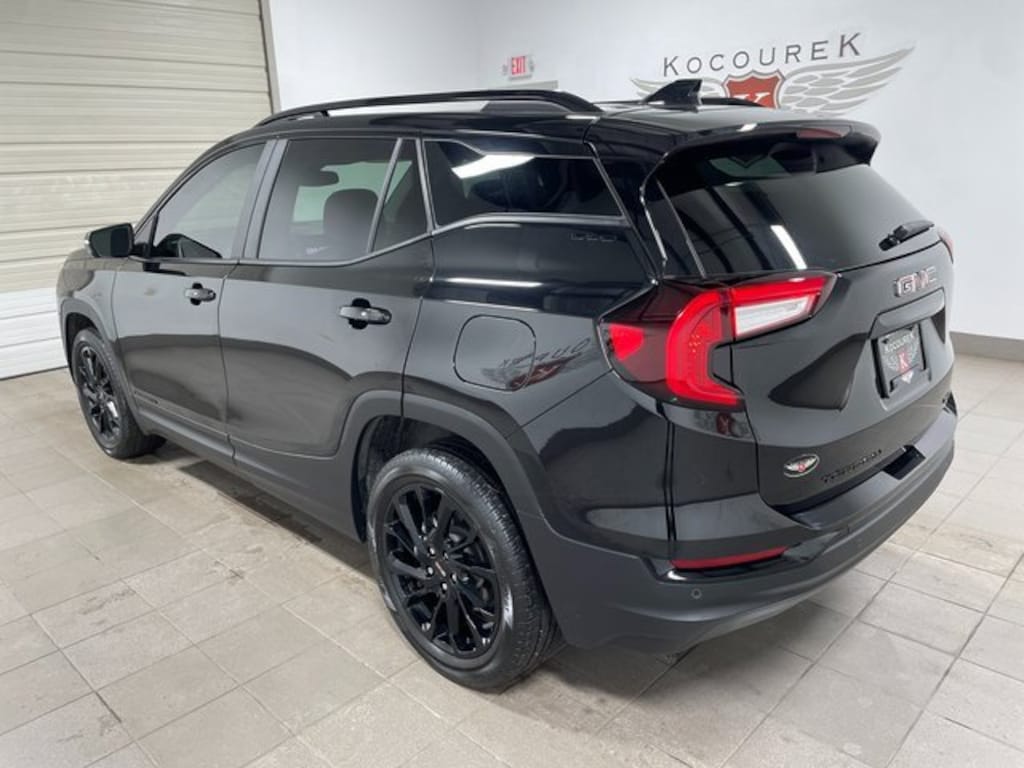 Used 2023 GMC Terrain SLE SUV