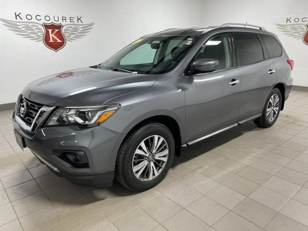 Used 2017 Nissan Pathfinder SV