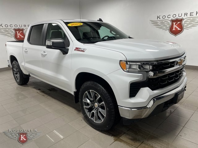 2025 Chevrolet Silverado 1500 LT's photo