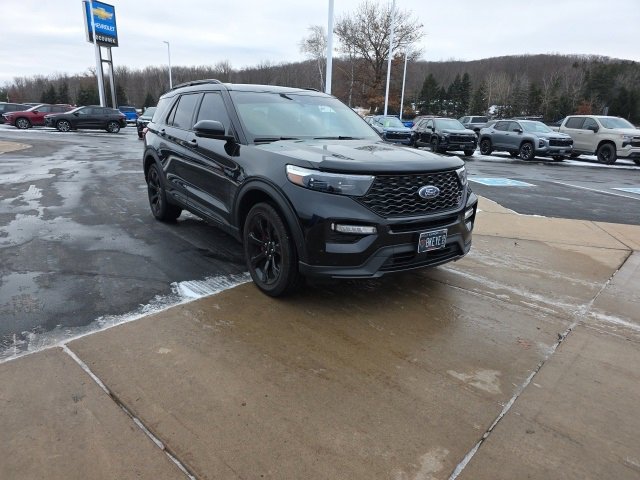 2020 Ford Explorer ST photo 2