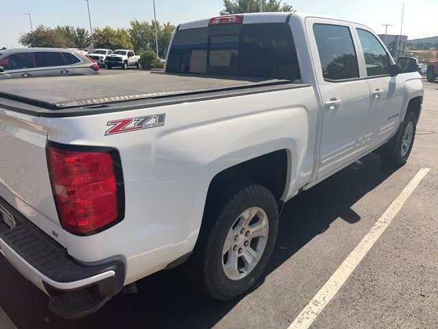 2017 Chevrolet Silverado 1500 LT photo 2