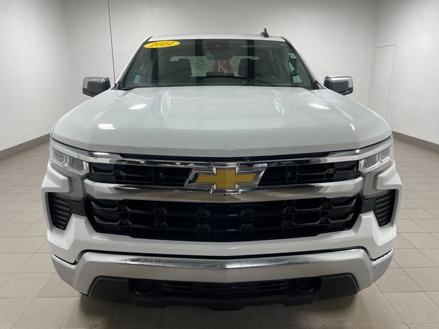 2022 Chevrolet Silverado 1500 LT photo 2