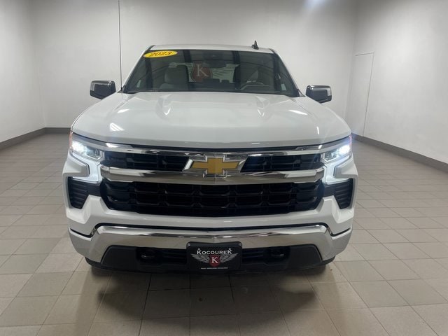Used 2023 Chevrolet Silverado 1500 LT with VIN 2GCUDDED0P1117410 for sale in Wausau, WI