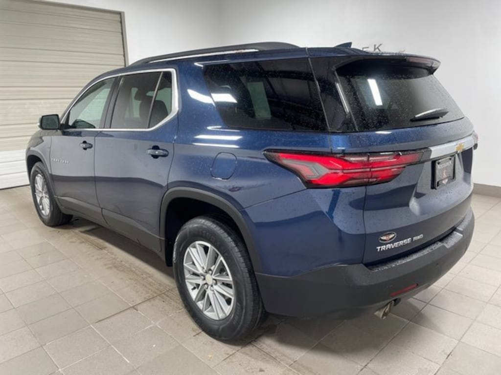 Used 2023 Chevrolet Traverse LT Cloth SUV