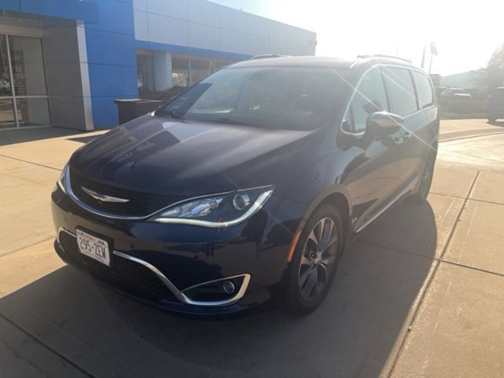 Used 2017 Chrysler Pacifica Limited
