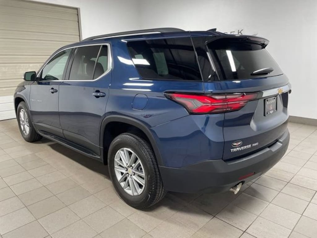 Used 2023 Chevrolet Traverse LT Cloth SUV