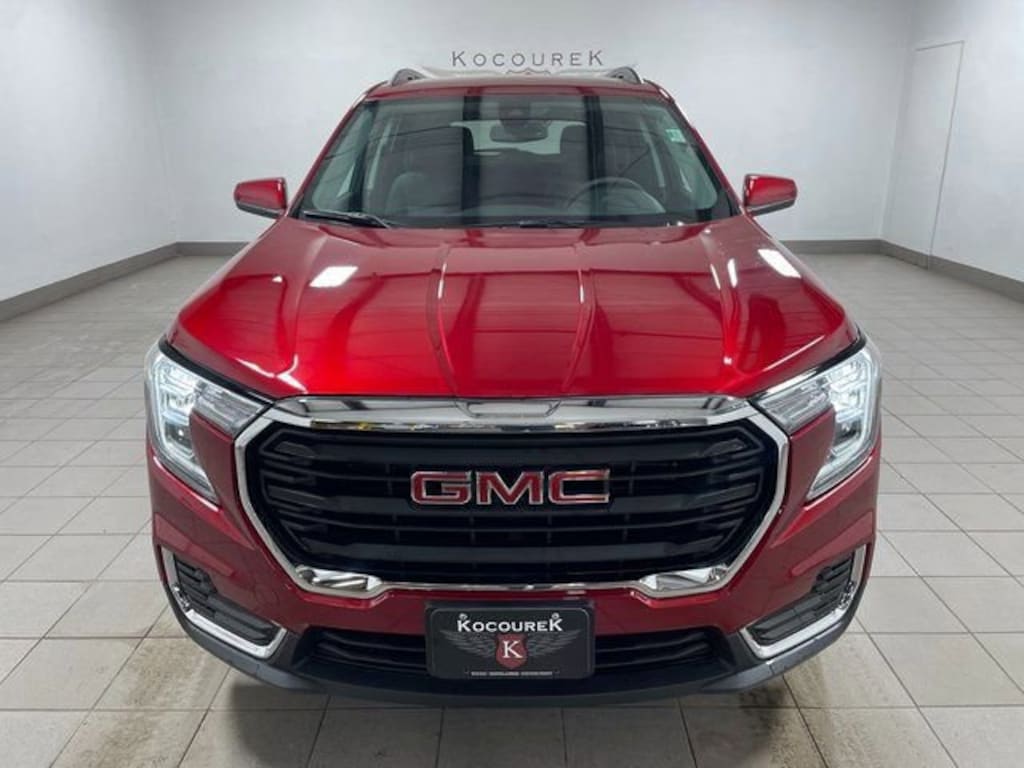 Used 2024 GMC Terrain SLE SUV