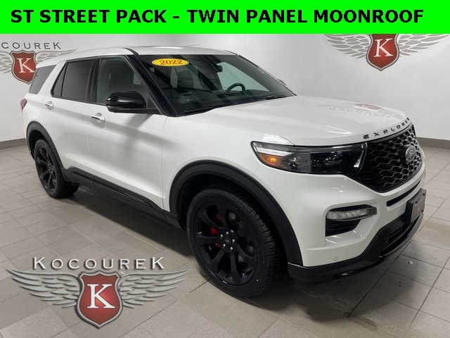 2022 Ford Explorer ST's photo