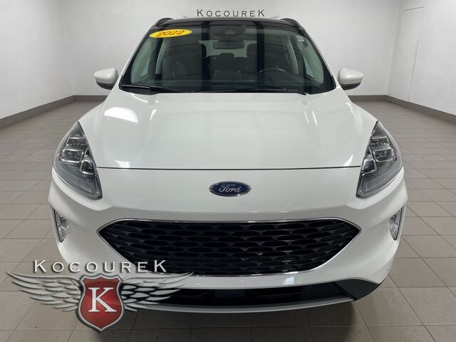 2022 Ford Escape Titanium photo 2