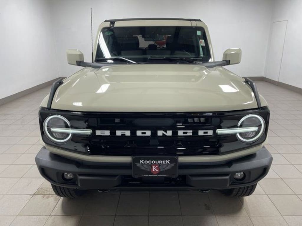 New 2026 Ford Bronco Outer Banks SUV
