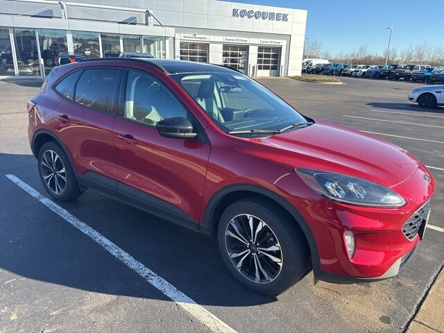 2022 Ford Escape SEL photo 3