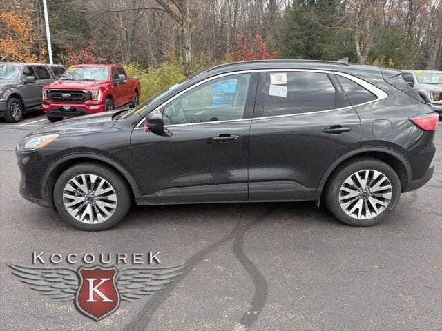 2022 Ford Escape Titanium photo 4