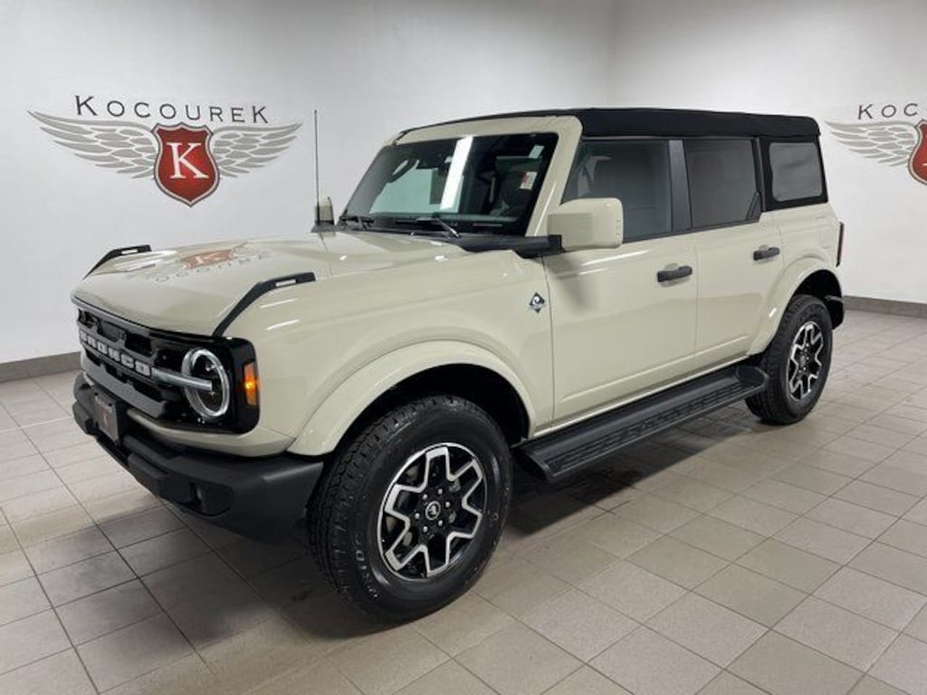 New 2026 Ford Bronco Outer Banks SUV