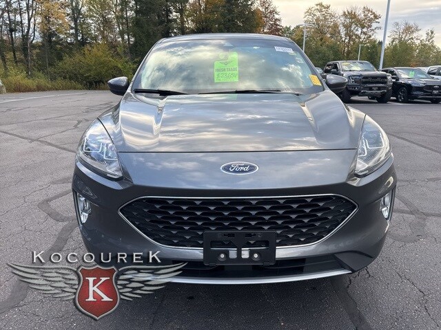 2022 Ford Escape SEL photo 2