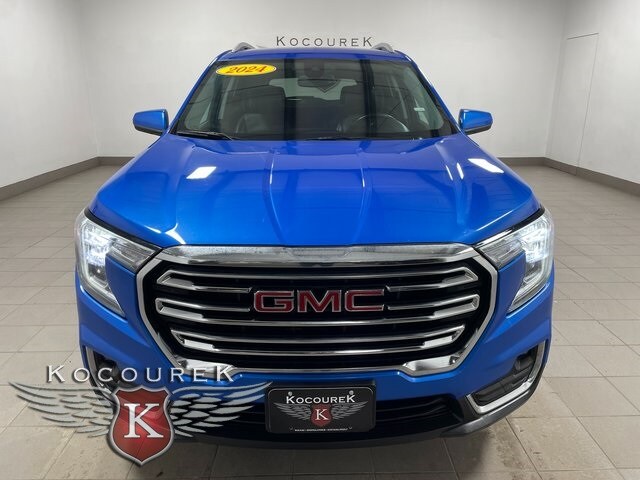 2024 Gmc Terrain SLT photo 2