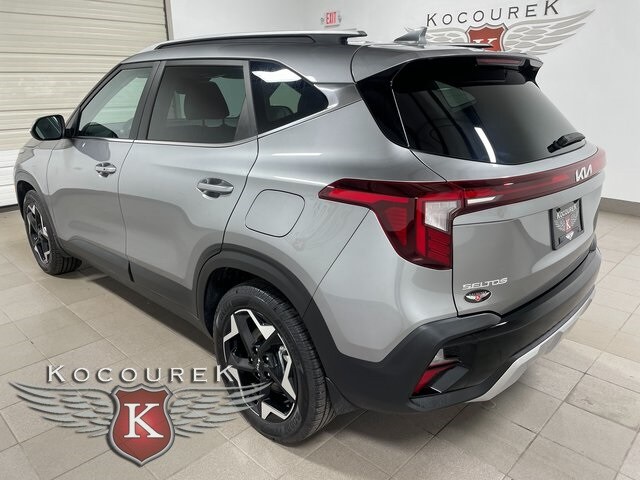 2024 Kia Seltos EX photo 2