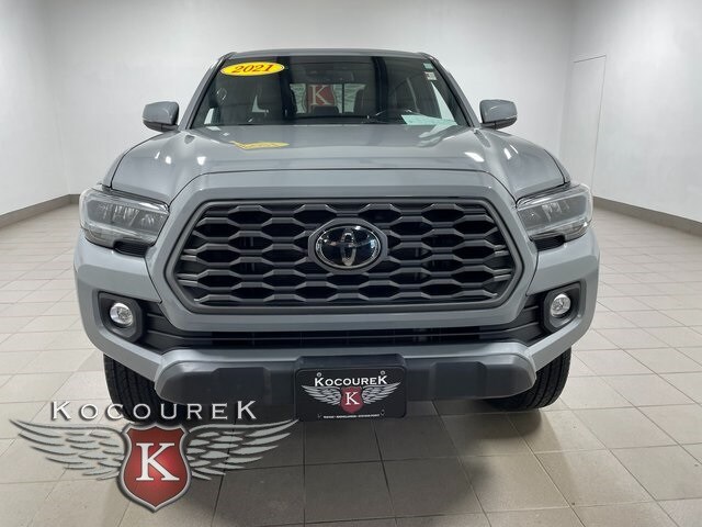 2021 Toyota Tacoma SR V6 photo 2