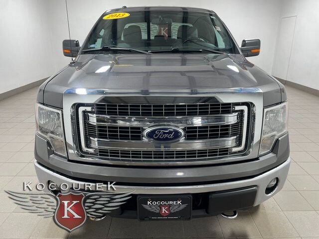 2013 Ford F-150 XLT photo 2