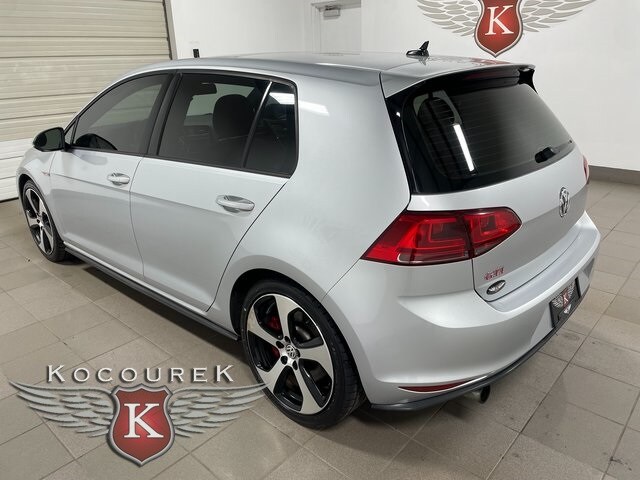 2017 Volkswagen Golf GTI SE photo 4