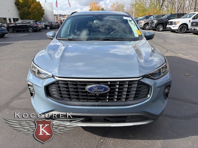 2024 Ford Escape Platinum photo 2