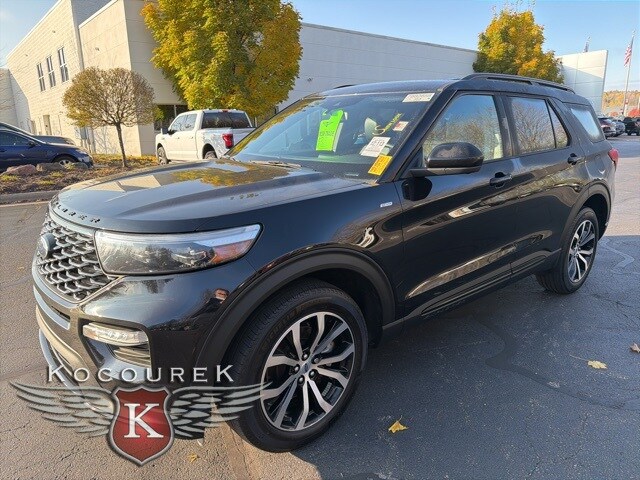 2022 Ford Explorer ST-Line photo 3