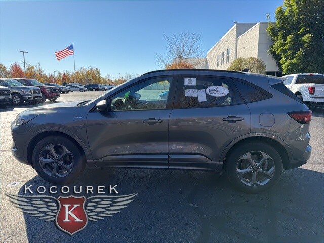 2024 Ford Escape ST-Line photo 4