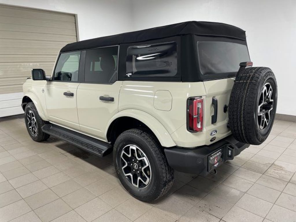 New 2026 Ford Bronco Outer Banks SUV