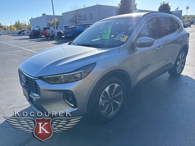 2023 Ford Escape Platinum photo 3