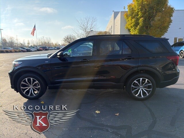 2022 Ford Explorer ST-Line photo 4