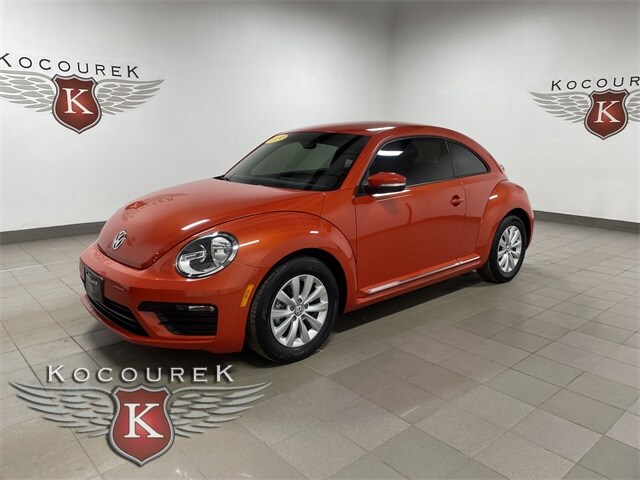 2019 Volkswagen Beetle S photo 3