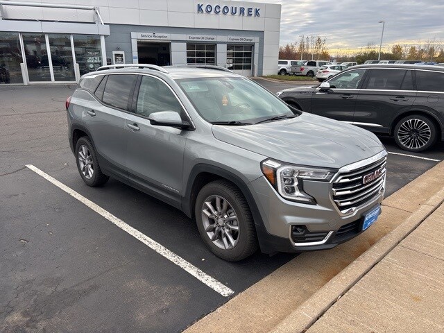2023 Gmc Terrain SLT photo 3