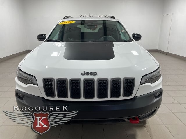 2022 Jeep Cherokee Trailhawk photo 2