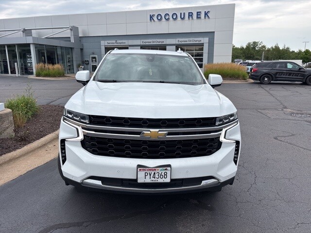 2022 Chevrolet Suburban LS photo 3