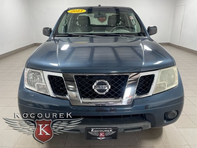 2013 Nissan Frontier SV photo 2
