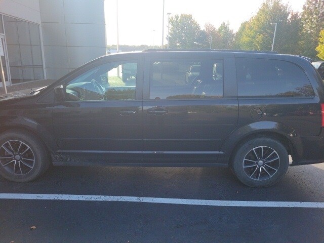 2017 Dodge Grand Caravan GT photo 3
