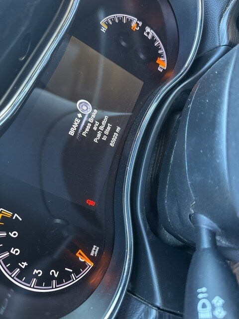 2019 Jeep Grand Cherokee Laredo photo 2