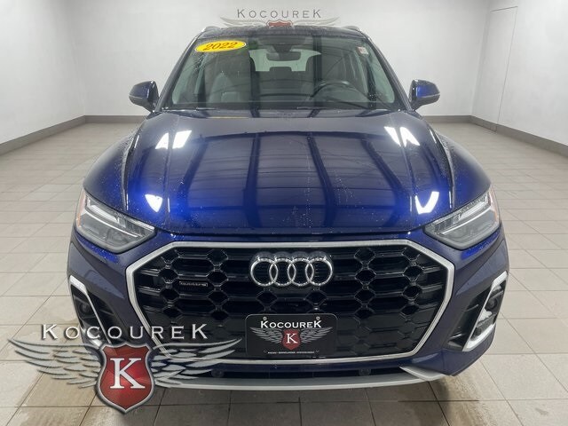2022 Audi Q5 45 S line Premium photo 2