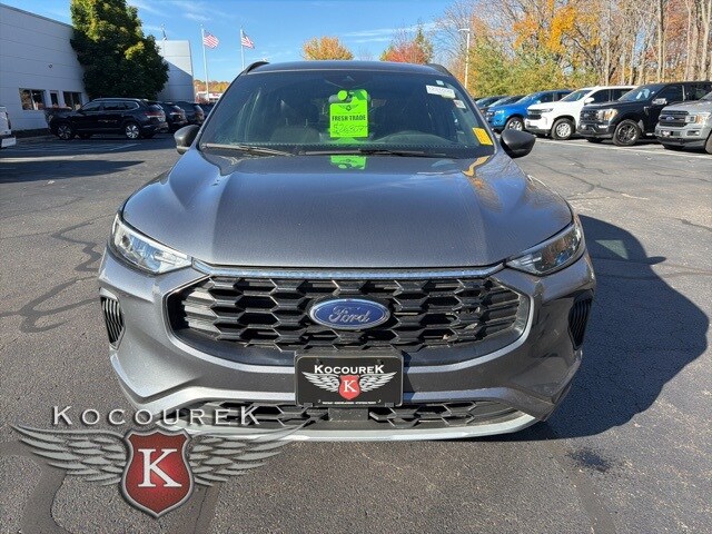 2024 Ford Escape ST-Line photo 2