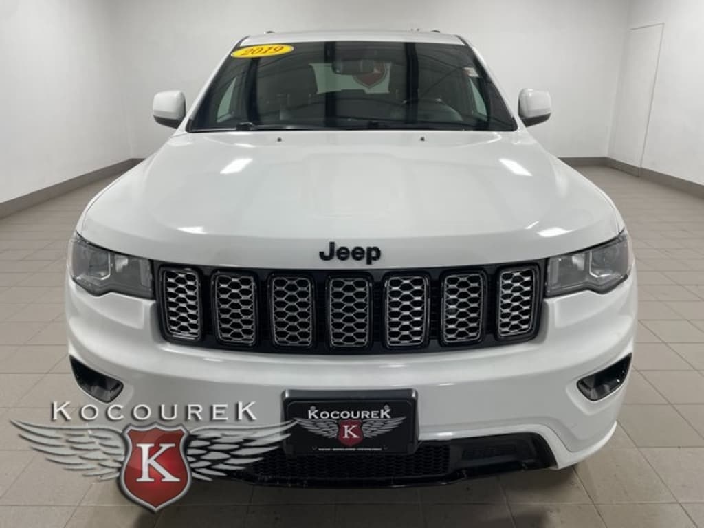 Used 2019 Jeep Grand Cherokee Altitude SUV