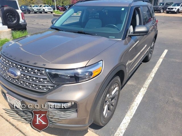 2021 Ford Explorer XLT 4WD's photo