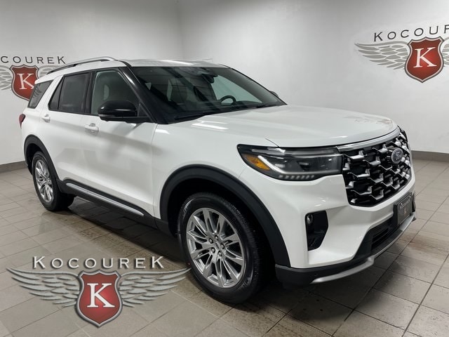 2026 Ford Explorer Platinum's photo