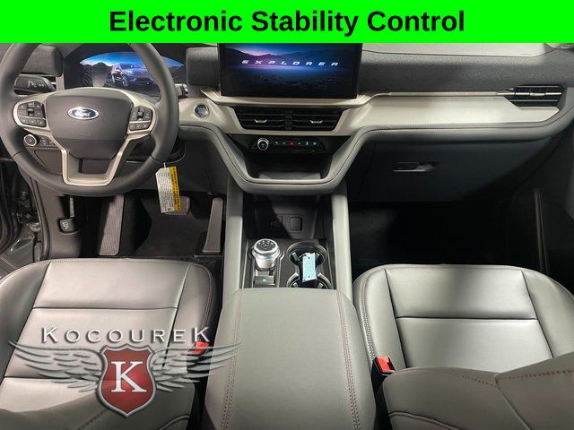 2026 Ford Explorer Active - Photo 13