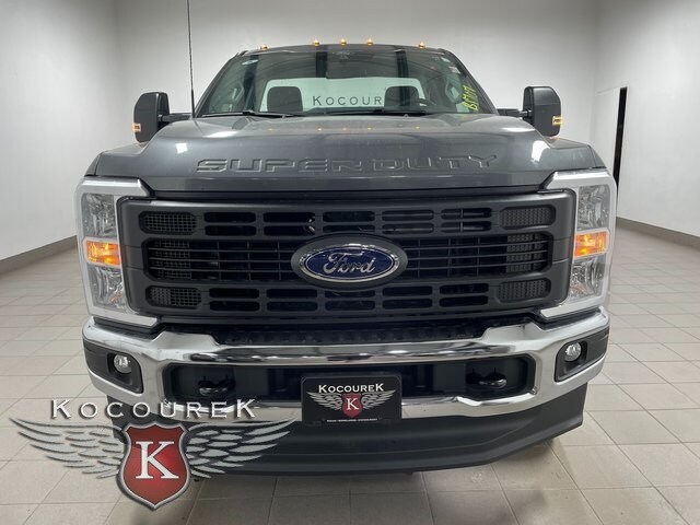 2026 Ford F-250 XL photo 2