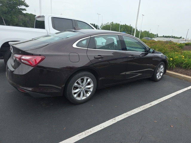 Used 2020 Chevrolet Malibu 1LT with VIN 1G1ZD5ST4LF030872 for sale in Wausau, WI
