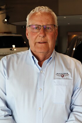 Staff member Kim from ID_d4a247